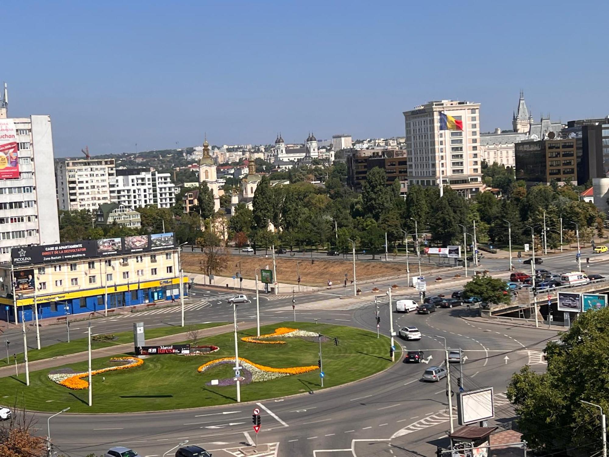 Central Palace Suites Яссы Экстерьер фото